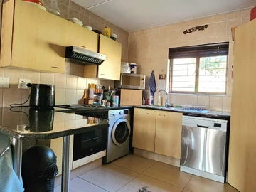 3 Bedroom Flat & Apartment