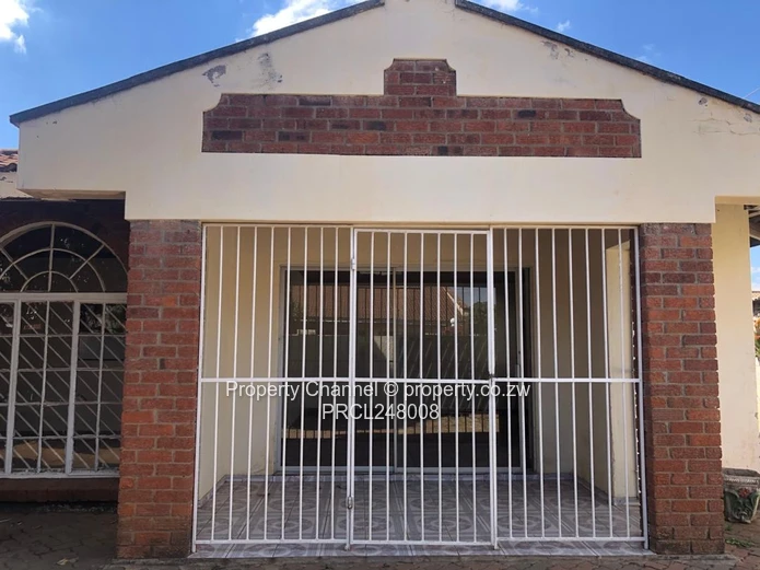 A Spacious 4-Bed House in Bloomingdale