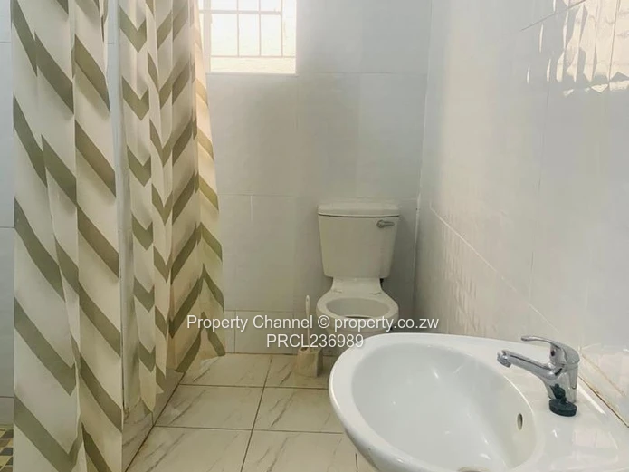 PROPERTY FOR SALE – ONGOING STUDENT ACCOMMODATION BUSINESS Location: Adelaide Park, Gweru