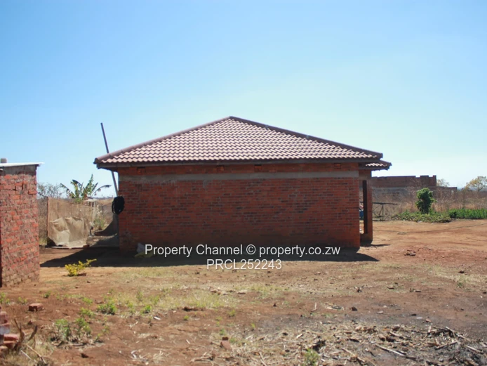 Incomplete 3 Bed Cottage on 2,500m² with Borehole in Knowe, Norton