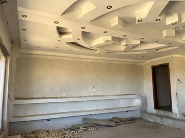 6 Bedroom House