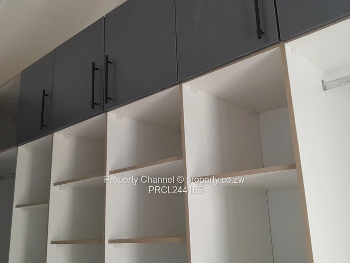 Spacious 3-Bed Mandara Home on 2000m² with Borehole