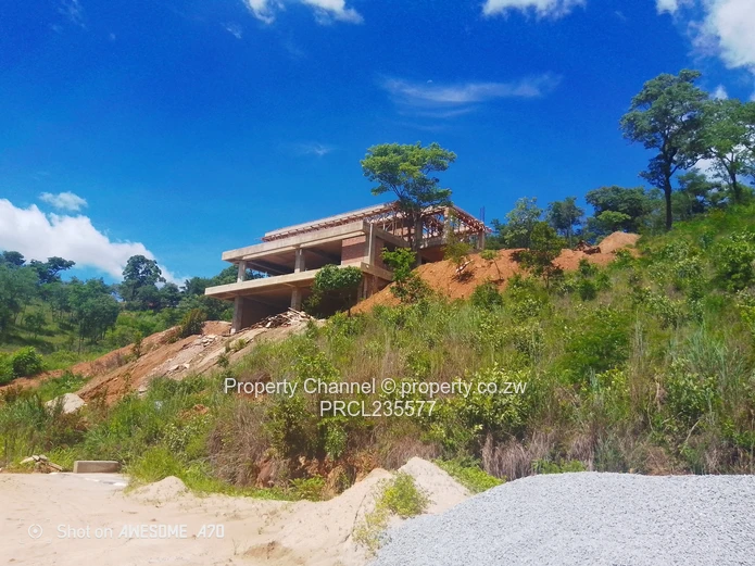 Sloping 4000m² Carrick Creagh — Subdividable, Tarred Road