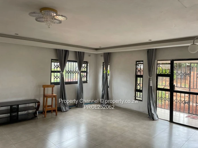 Bright Tiled 3-Bed House with Secure Verandah - Hatcliffe