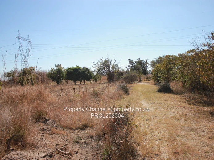  1500m² Stand in Norton Trafalga — Gravel Road Access