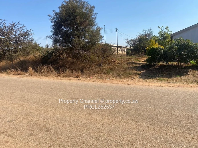 Prime 300m² Stand on Tarred Main Road, Mbizo