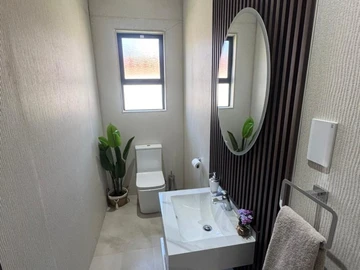 3 Bedroom Flat & Apartment