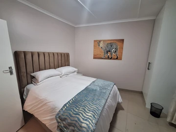 3 Bedroom Flat & Apartment