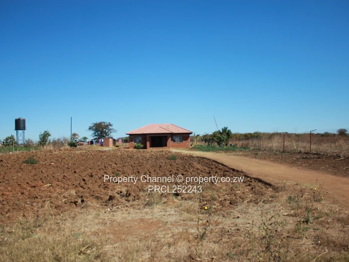 Incomplete 3 Bed Cottage on 2,500m² with Borehole in Knowe, Norton