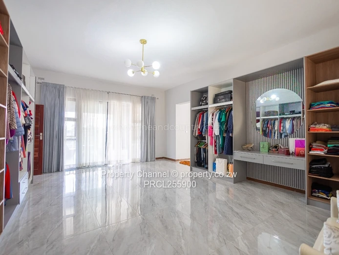 Sunlit 5-Bed Umwinsidale Home with Marble Floors