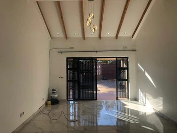 3 Bedroom Flat & Apartment