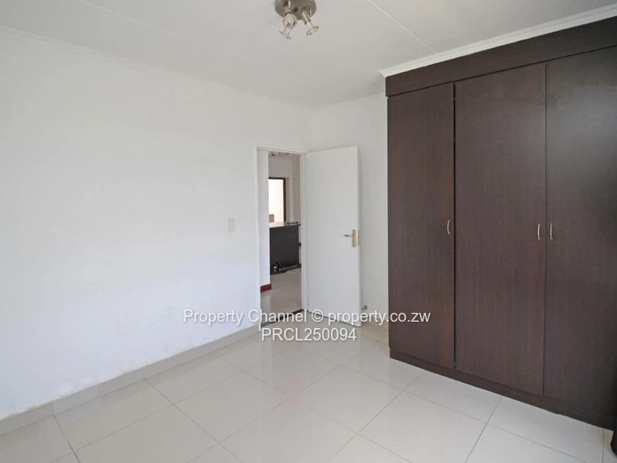 Spacious 2-Bed Apartment with Pool & Gardens in Midrand, Johannesburg, South Africa