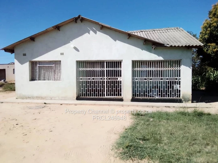 3-Bed Home with Gated Front & Spacious Yard, Rusape