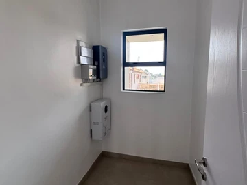 4 Bedroom Flat & Apartment