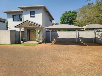 3 Bedroom Flat & Apartment