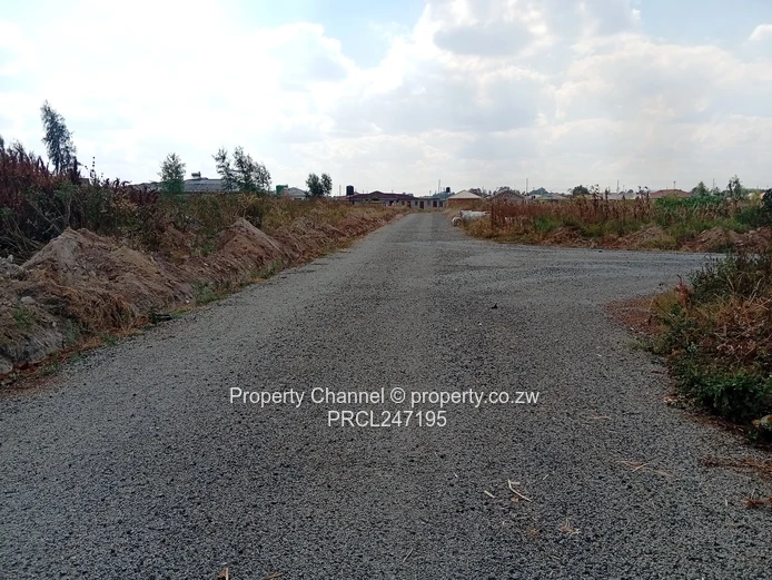 Serviced 200m² Glen View Stand — Tarred Road & Water