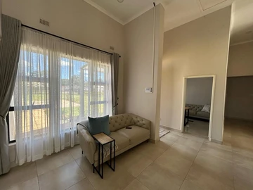 4 Bedroom Flat & Apartment