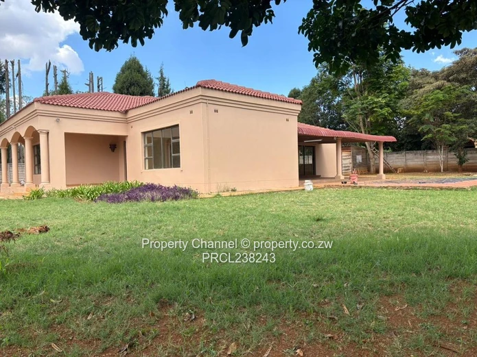 House for Sale in Borrowdale (Domboshava Road)