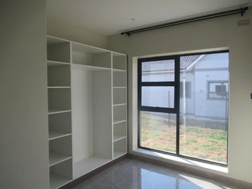 3 Bedroom Flat & Apartment