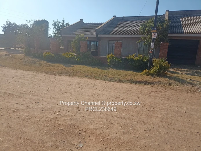 538m² Stand with Trenches & Street Access in Damofalls