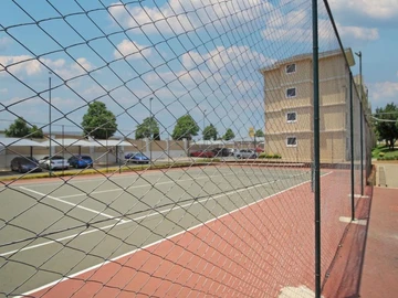 2 Bedroom Flat & Apartment