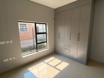 3 Bedroom Flat & Apartment