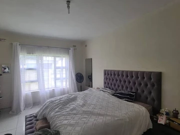 3 Bedroom Flat & Apartment