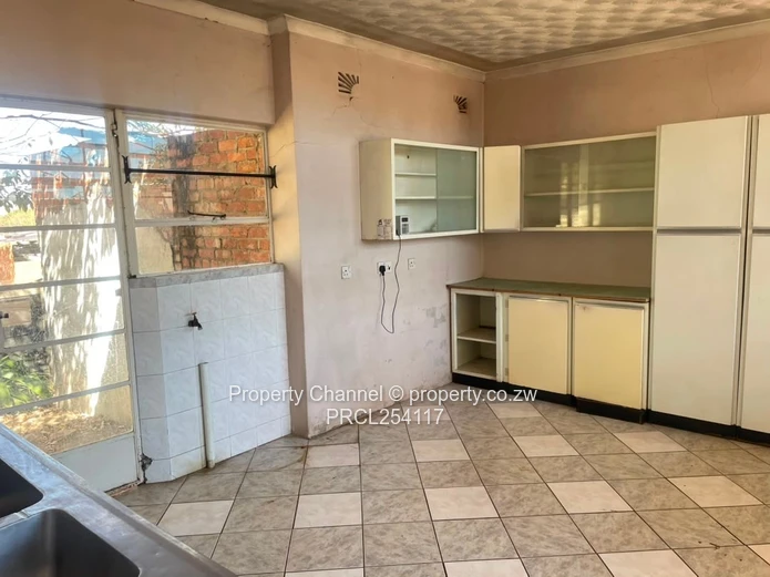 Avondale West Commercial: - Bright Reception & Kitchen