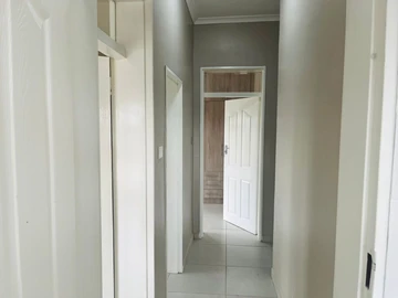 3 Bedroom Flat & Apartment