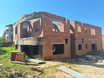Developer’s Dream: Unfinished Apartment Block in Glen Lorne