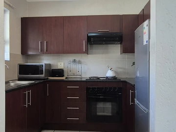 2 Bedroom Flat & Apartment