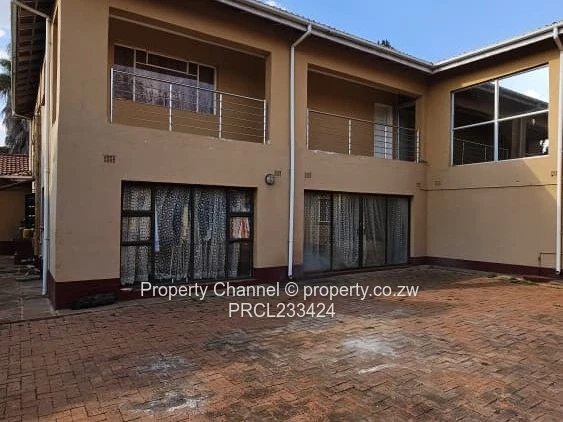 Mount Pleasant 8-Bed Home - Spacious Verandah & Garden