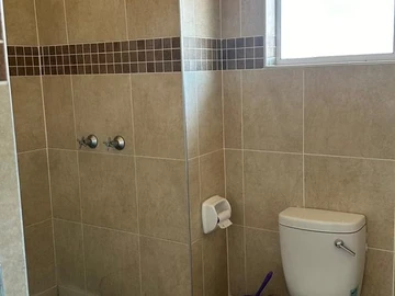 3 Bedroom Flat & Apartment