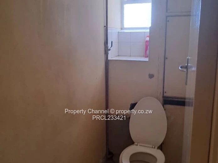 Bright 2-Bed Apartment in Avenues, Harare CBD - Balcony & Parking