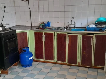 3 Bedroom Flat & Apartment