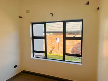 3 Bedroom Flat & Apartment