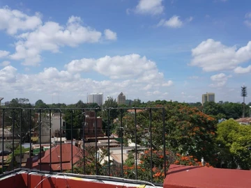 2 Bedroom Flat & Apartment