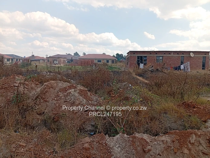 Serviced 200m² Glen View Stand — Tarred Road & Water