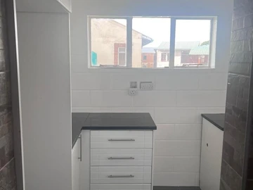 3 Bedroom Flat & Apartment