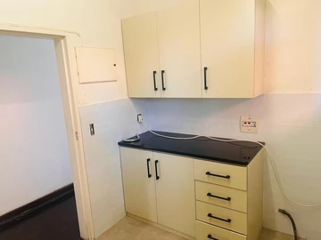 2 Bedroom Flat & Apartment