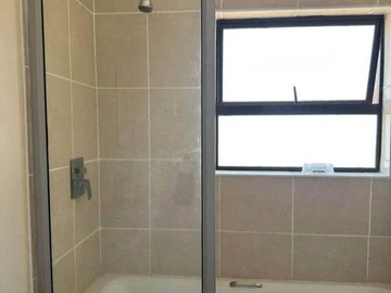 2 Bedroom Flat & Apartment