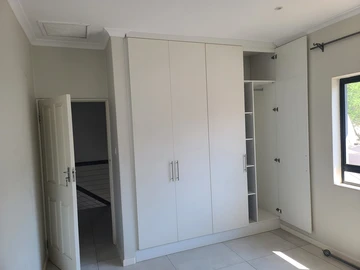 3 Bedroom Flat & Apartment