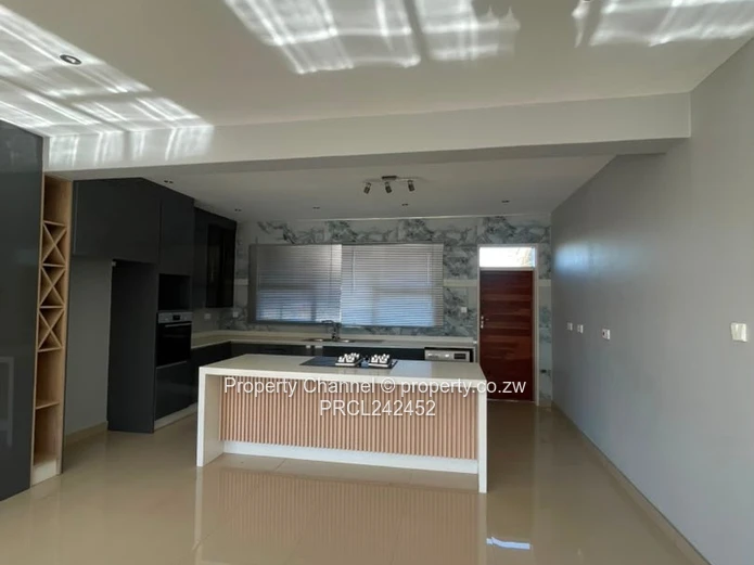 Modern 4-Bed Apartment in Madokero | Pool & Borehole