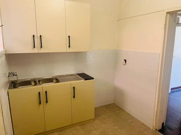 2 Bedroom Flat & Apartment