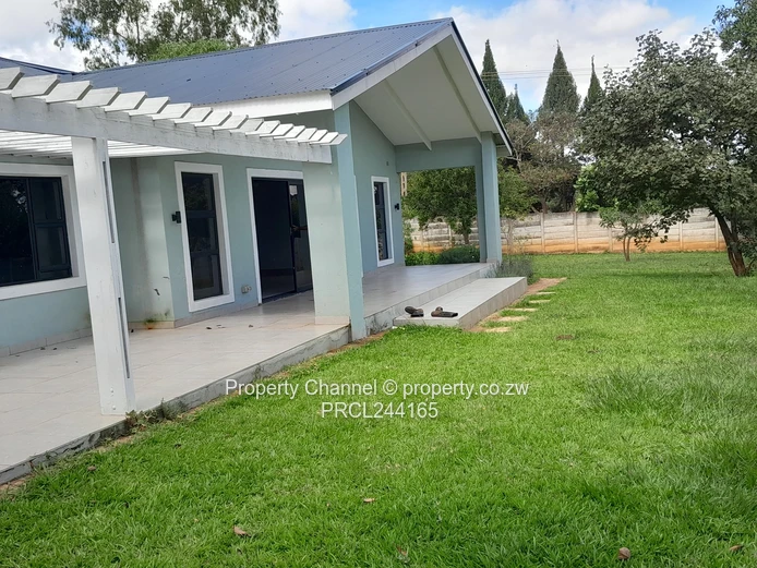 Spacious 3-Bed Mandara Home on 2000m² with Borehole