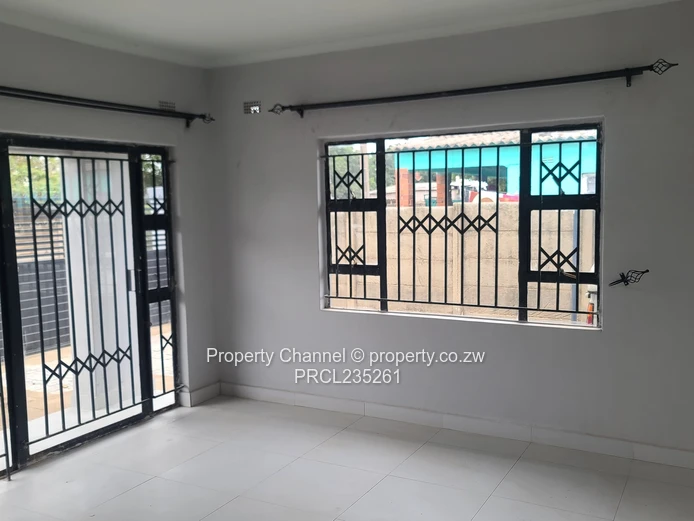 Recently Renovated 4 Bed In  Highfeild