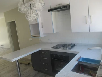 2 Bedroom Flat & Apartment
