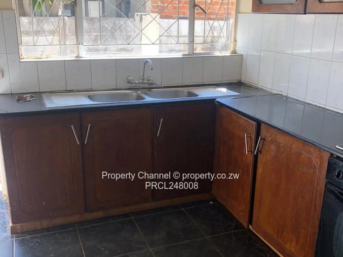 A Spacious 4-Bed House in Bloomingdale