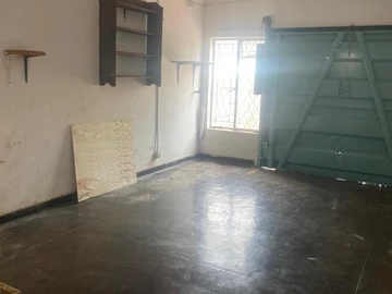 2 Bedroom Flat & Apartment