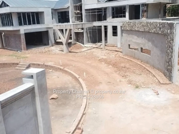 Elegant Family Home with Architectural Flair — Gletwin Estate